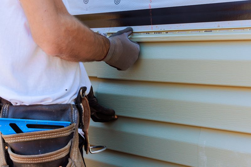 siding-installing-1